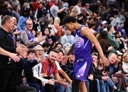 开云体育中国-爵士主场胜出，球队新赛季表现令人瞩目的简单介绍