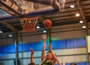 开云体育入口-球员奋勇拼搏，篮球比赛精彩纷呈