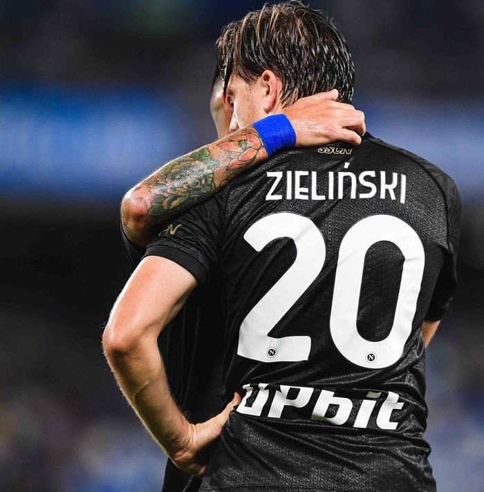 包含那不勒斯绝杀拉齐奥，保住前四席位的词条