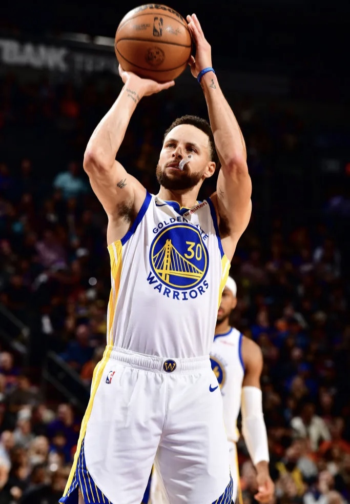 包含中场核心暴发户，领队斩获三分的词条