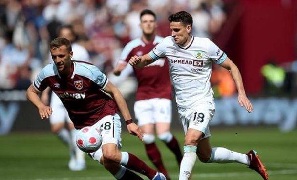 伯恩利遭遇-失利,连续不胜颓势明显的简单介绍 伯恩利遭遇-失利,连续不胜颓势明显的简单介绍