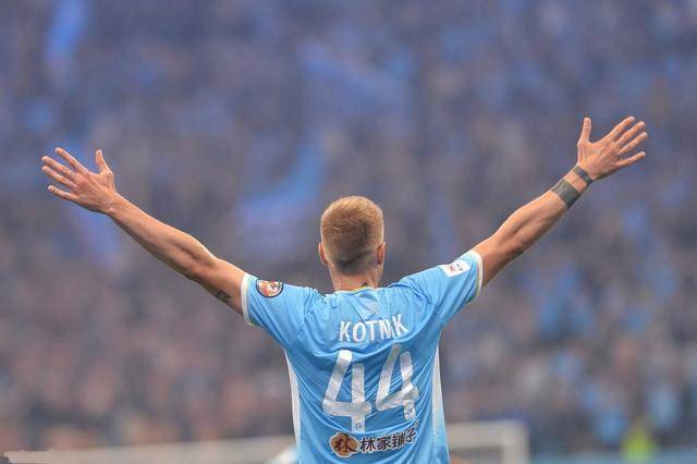 大连一方新援首秀表现抢眼，球队迎来转机的简单介绍