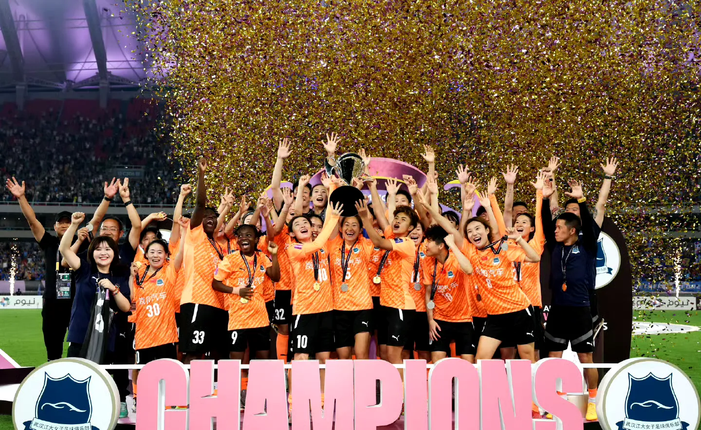 加拿大女子曲棍球队夺得金牌