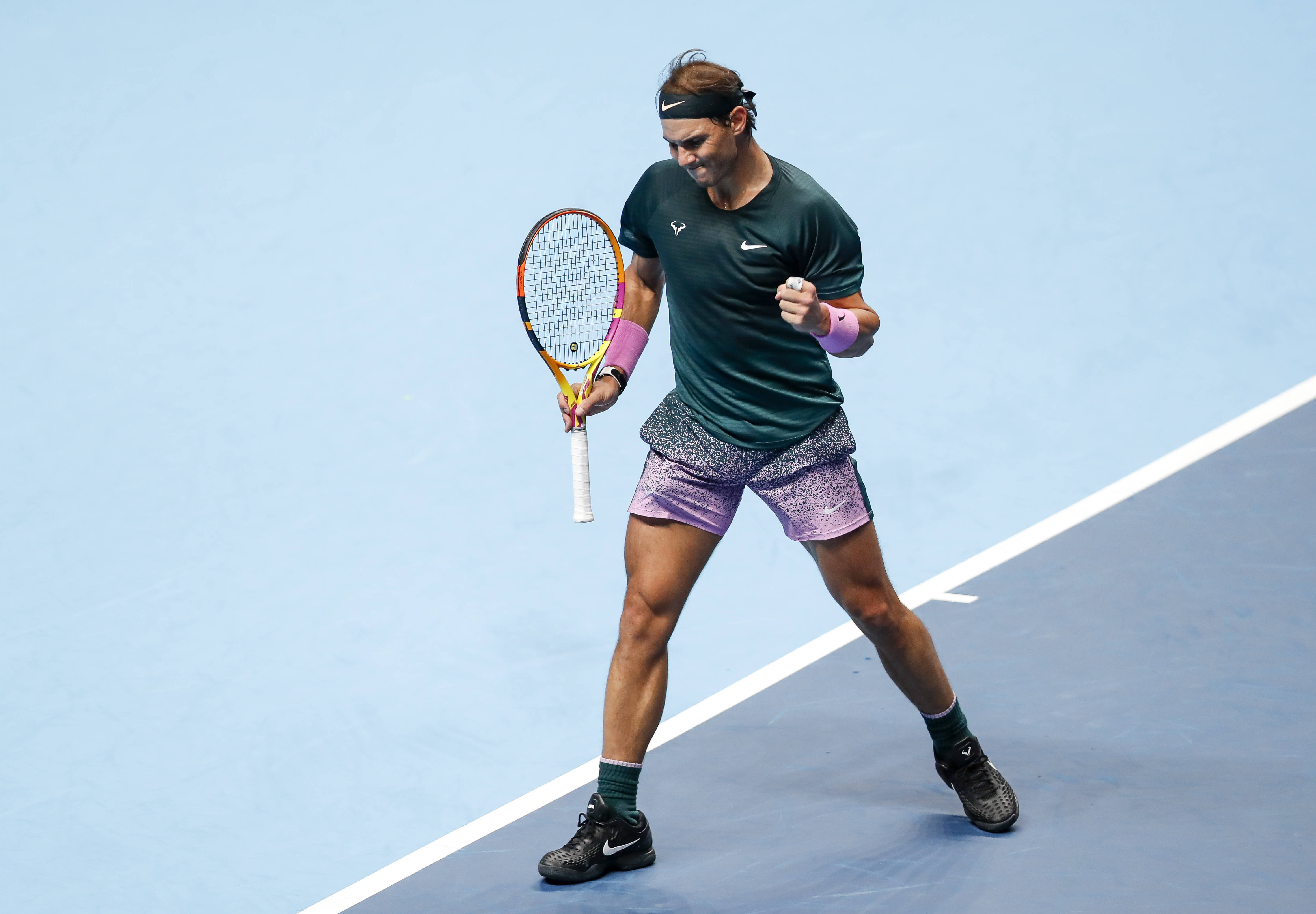 ATP总决赛绝杀温网，西西帕斯点燃赛场的简单介绍