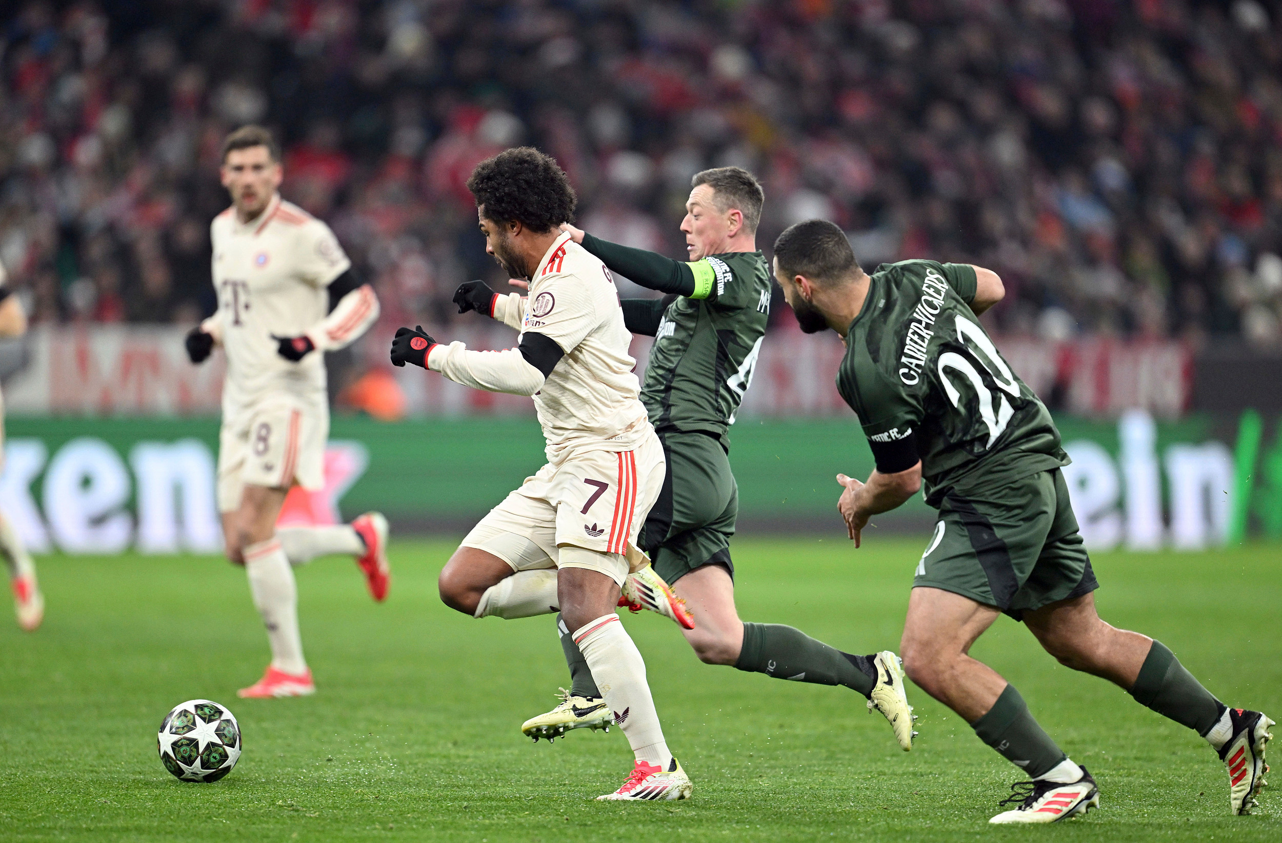 塞维利亚鏖战波兰,凯恩惊艳四座 塞维利亚鏖战波兰,凯恩惊艳四座